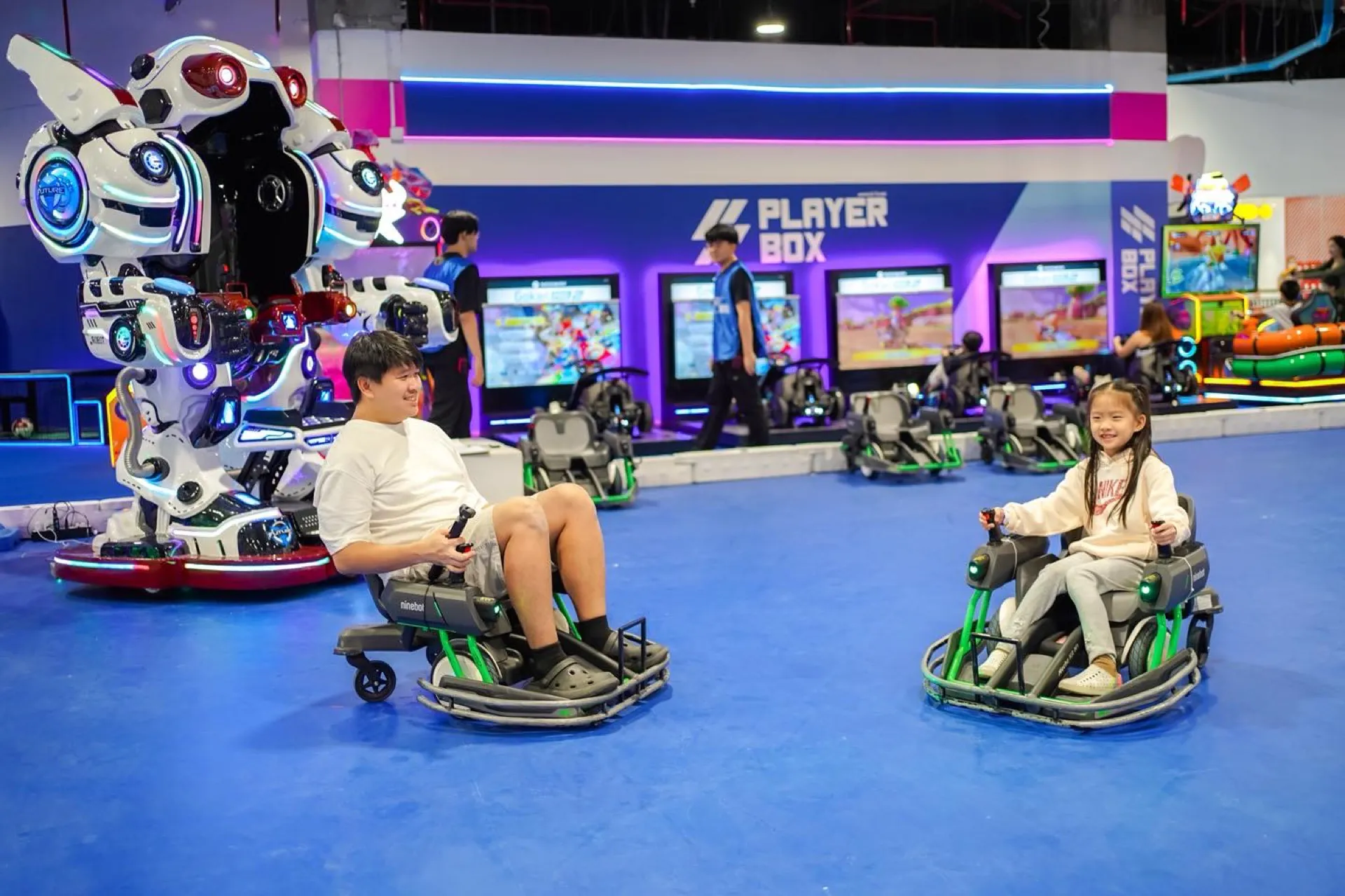 Mecha attraction at Central Rama 3