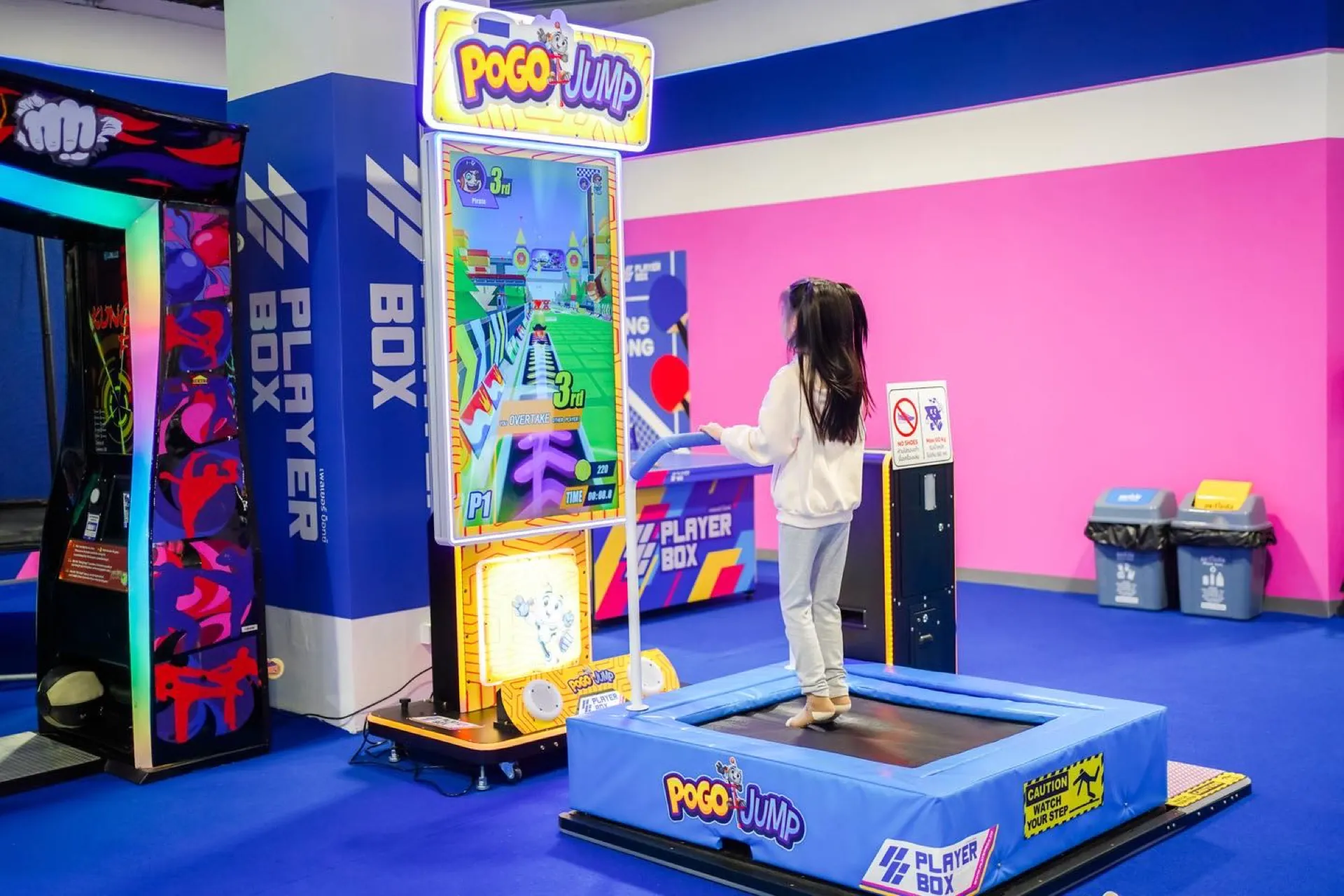 Coin-pusher and ticket games at Central Rama 3